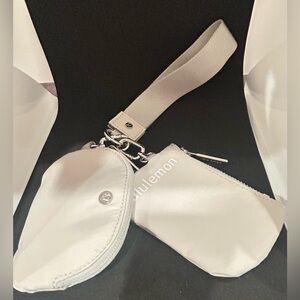 lululemon athletica light grey dual pouch wristlets